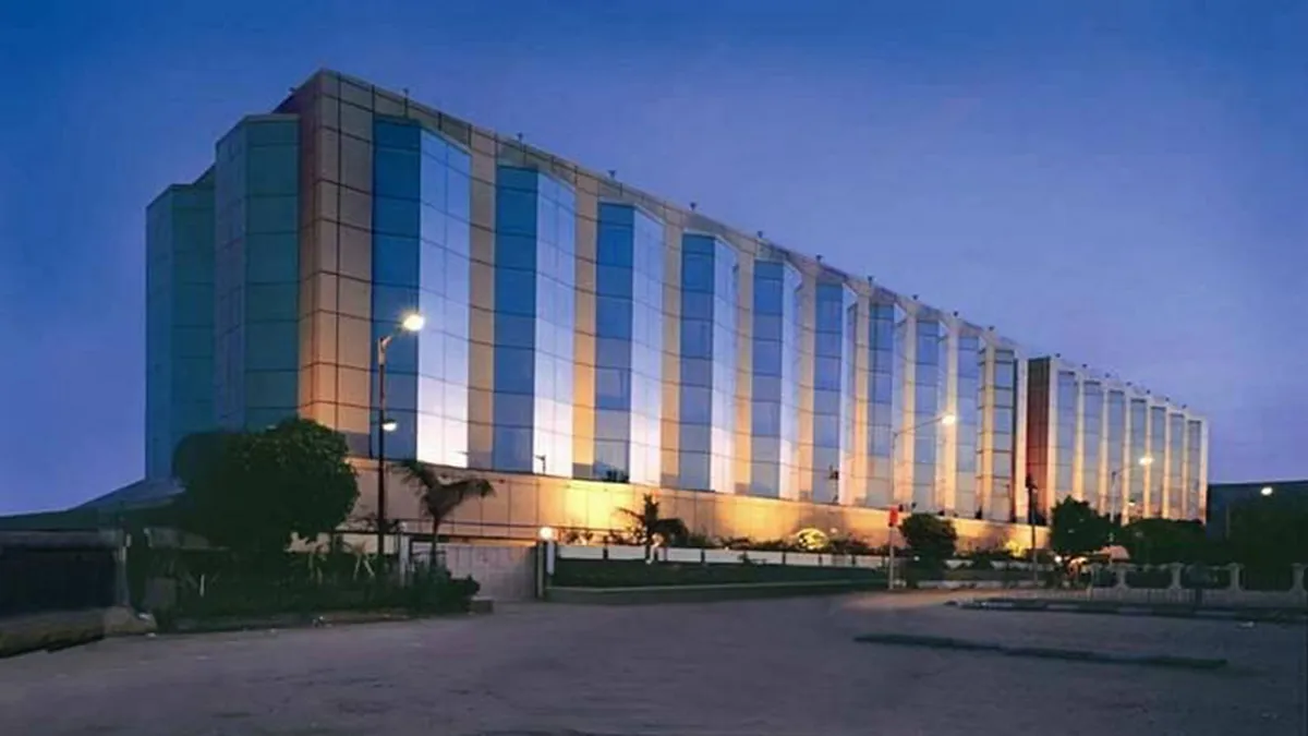 Ramada Plaza by Wyndham Palm Grove 1