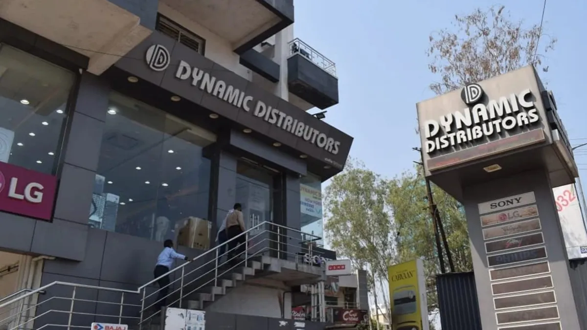 Dynamic Distributors - Moshi 4