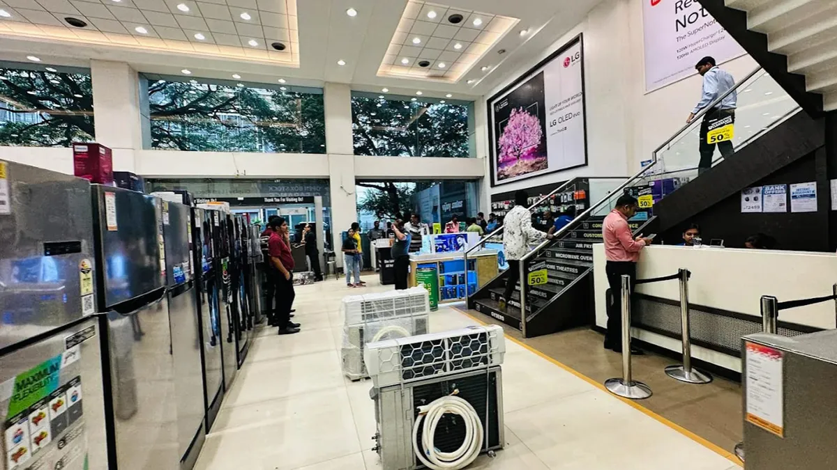 Vijay Sales - Sadhu Vaswani Chowk 2