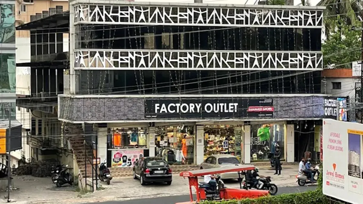 Factory Outlet Sales 3