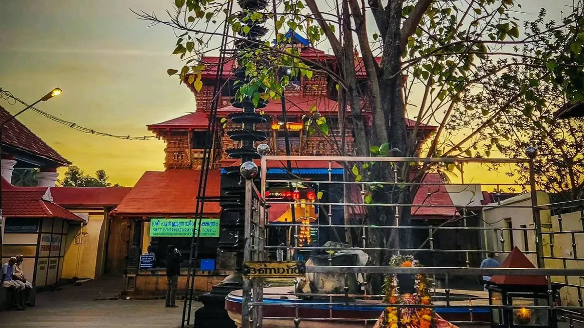 Sree Poornathrayeesa Temple Thrippunithura 2