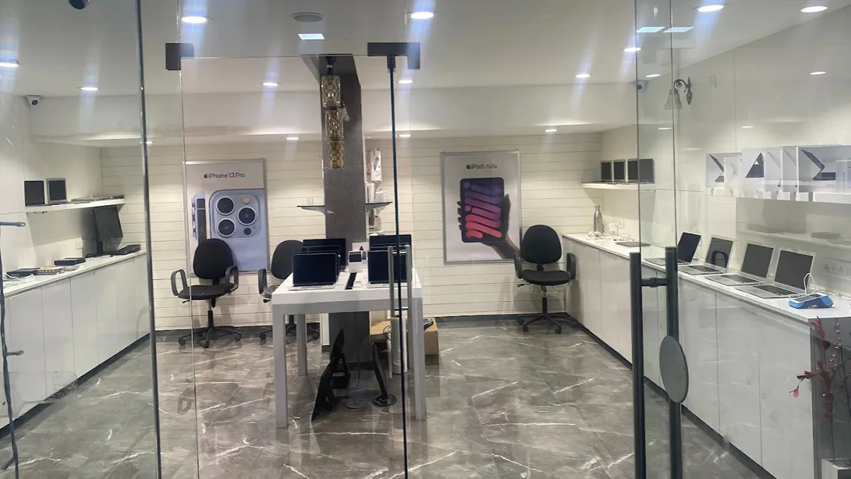 The Apple Store.in 3