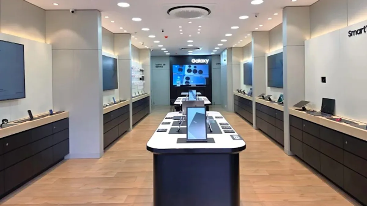Samsung Experience Store - Viman Nagar 1