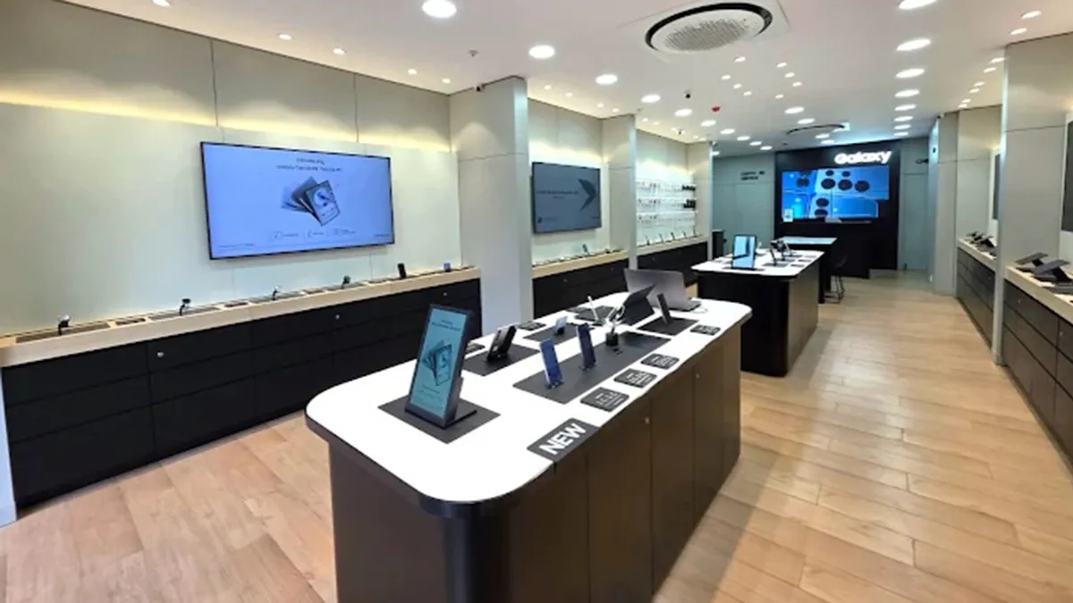 Samsung Experience Store - Viman Nagar 3