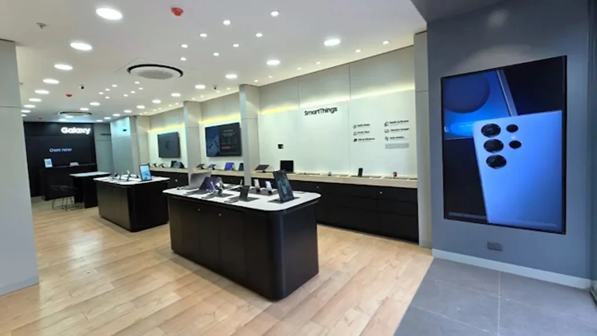 Samsung Experience Store - Viman Nagar 4