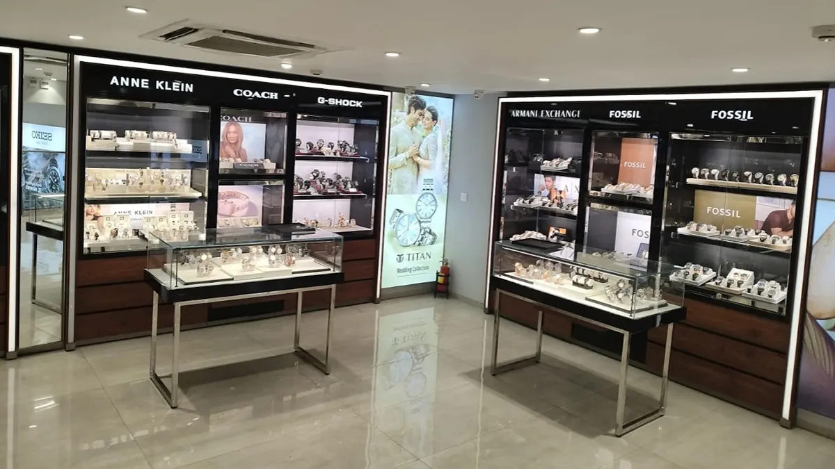 Helios Watch Store - Aundh 3