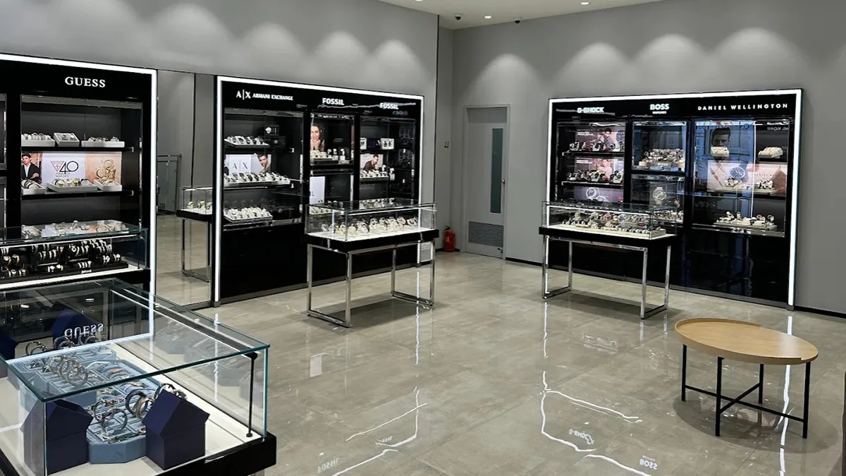 Helios Watch Store - Chinchwad 3