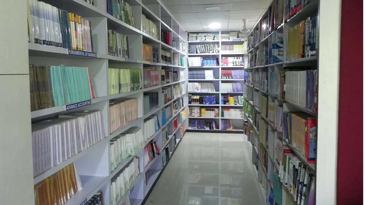 Modern College of Arts, Science and Commerce 2