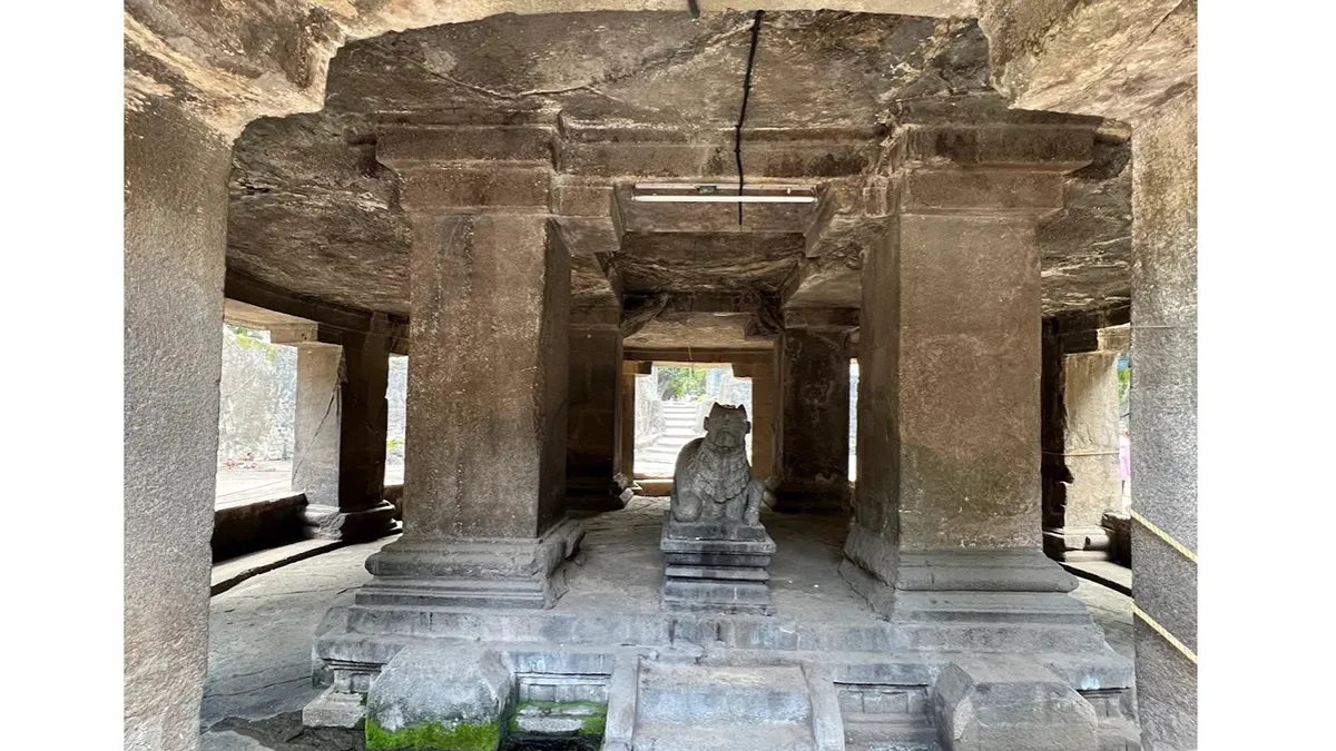 Pataleshwar Caves 2