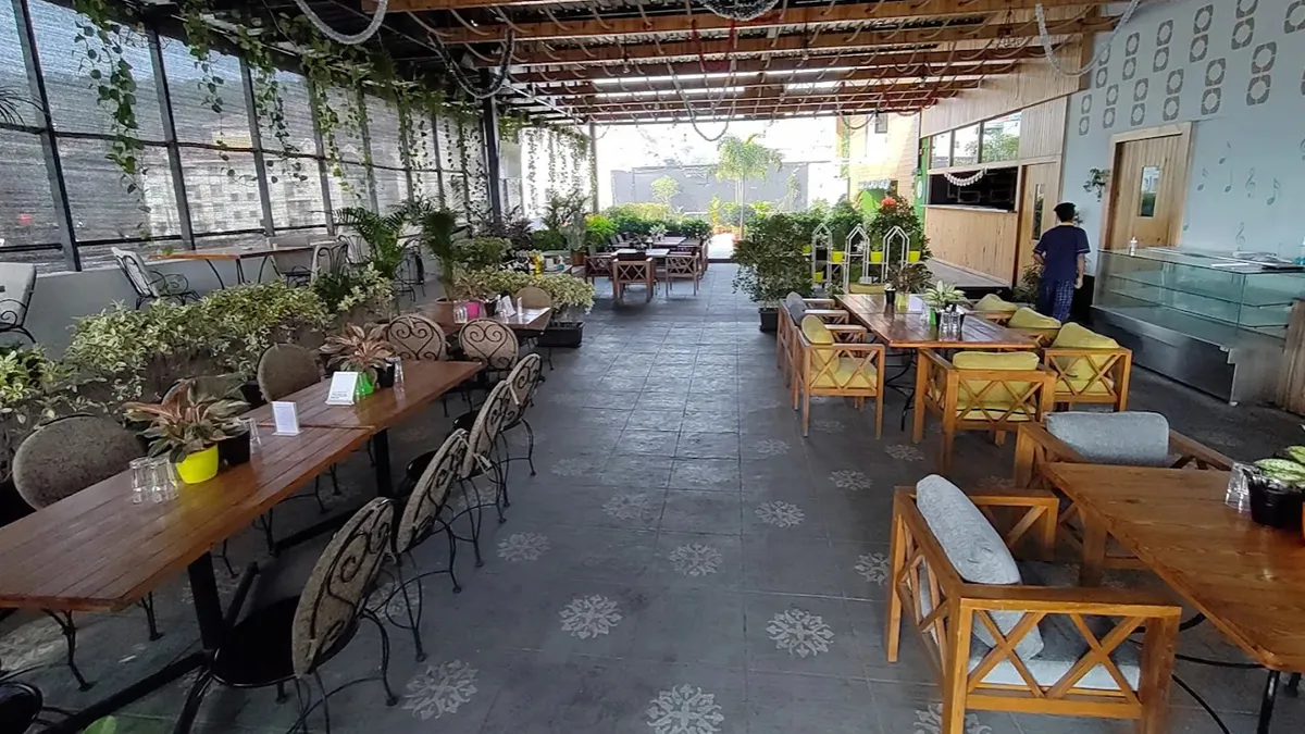 High Garden | Best Restaurant, Café & Bar Grill with Open-Air Dining 1