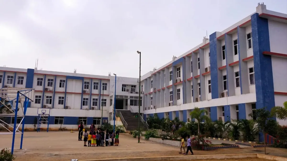 THE HARBOR INTERNATIONAL SCHOOL - THIS 1