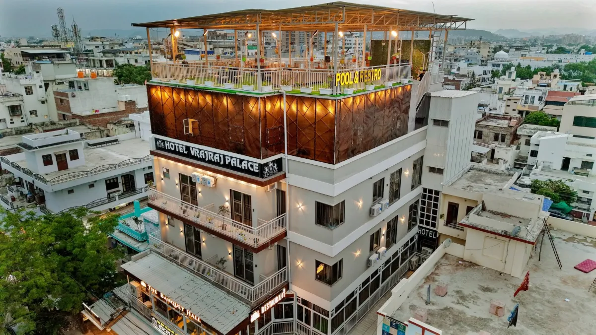 Hotel vrajraj palace 2