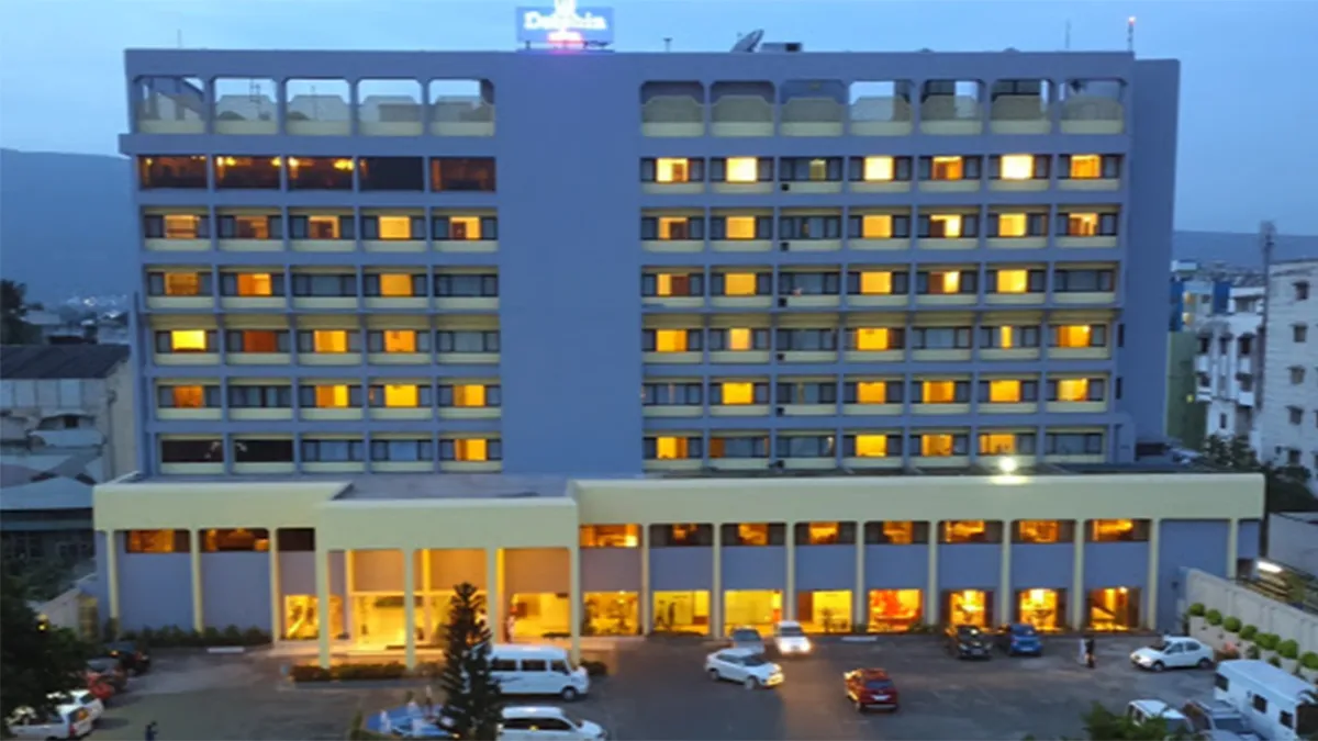 Dolphin Hotel 1