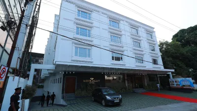 White Palace Hotel